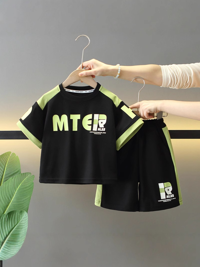 Traje de verano de manga corta para niños 8080, nuevo estilo 2026, ropa deportiva para niños, ropa de verano para niños pequeños, ropa a la moda