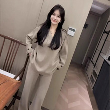 慵懒感简约2025年秋季网红新款洋气时尚显瘦V领上衣阔腿裤套装女