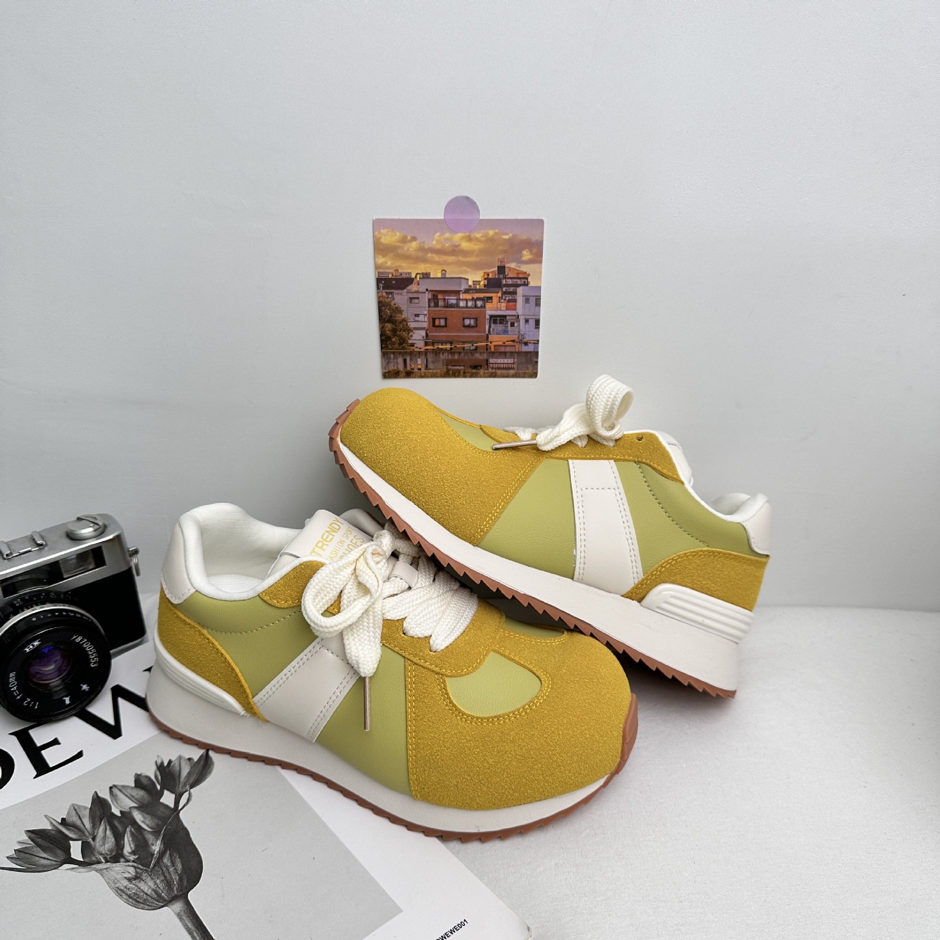 A9885 almohadillas de látex / cabeza de Mickey ligera con suela gruesa Gump zapatos de mujer 2025 nuevos zapatos deportivos