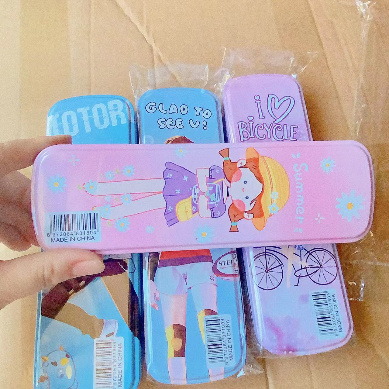 Caja de papelería caja de lápices de gran capacidad caja de hierro de dos capas de dibujos animados de doble capa para estudiantes de escuela primaria jardín de infantes 2 yuanes lote de tiendas departamentales