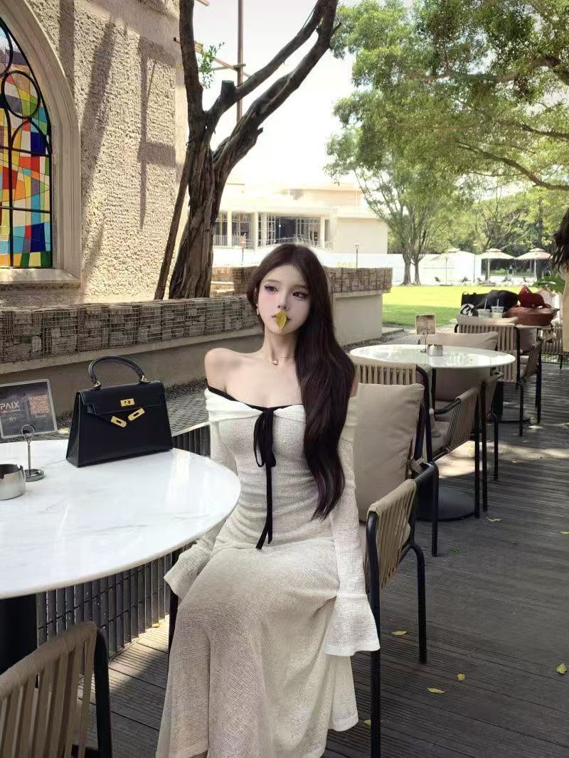 One-word Shoulder Contrasting Color Strap Long-sleeved Dress Women's Autumn Horn Sleeve Waist Skirt Gentle Slim Hip-wrapped Long Dress_ecoleips.com