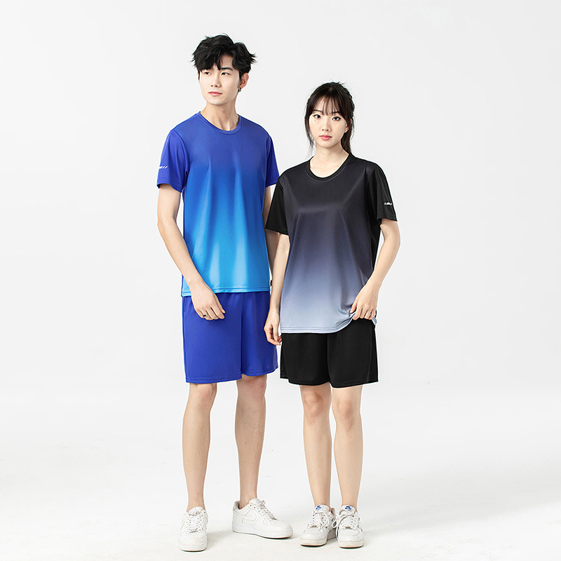 Nuevo [directo de fábrica] traje deportivo pareja traje de camiseta de manga corta de verano secado rápido seda de moda
