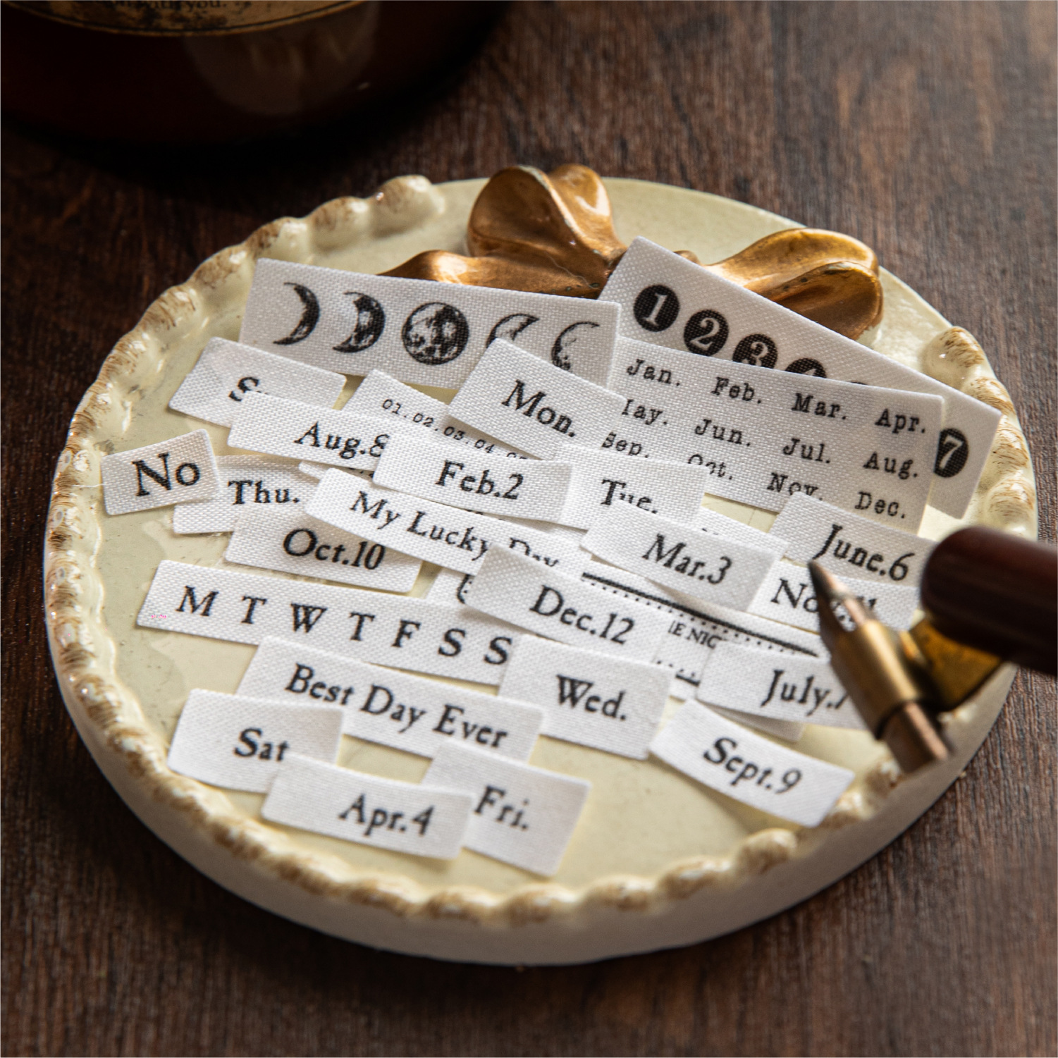 Pegatinas planas de tela Mo Mo Serie de palabras superior Pegatinas decorativas de estilo ins Pegatinas de material de cuenta manual Pegatinas planas