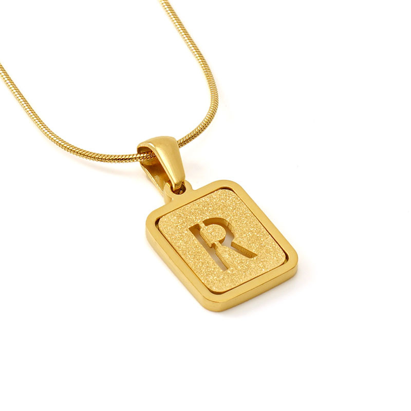 Nicho de moda europea y americana Cadena de hueso de serpiente 18K carta collar femenino transfronterizo de acero de titanio Arena-presionado carta colgante joyería al por mayor