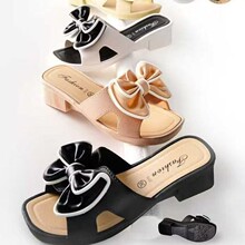 �¿��n������Y�߸���ЬŮ�ļ��⴩��וr�з����ָ����ۛ���ЬŮ