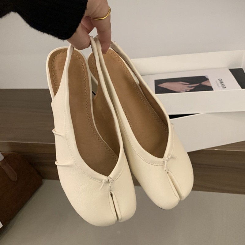 Niche 2026 Summer Versatile Closed-Toe Sandals for Women with Single Strap, Open Back, Unique Split-Toe Design, Chunky High Heel Sandals