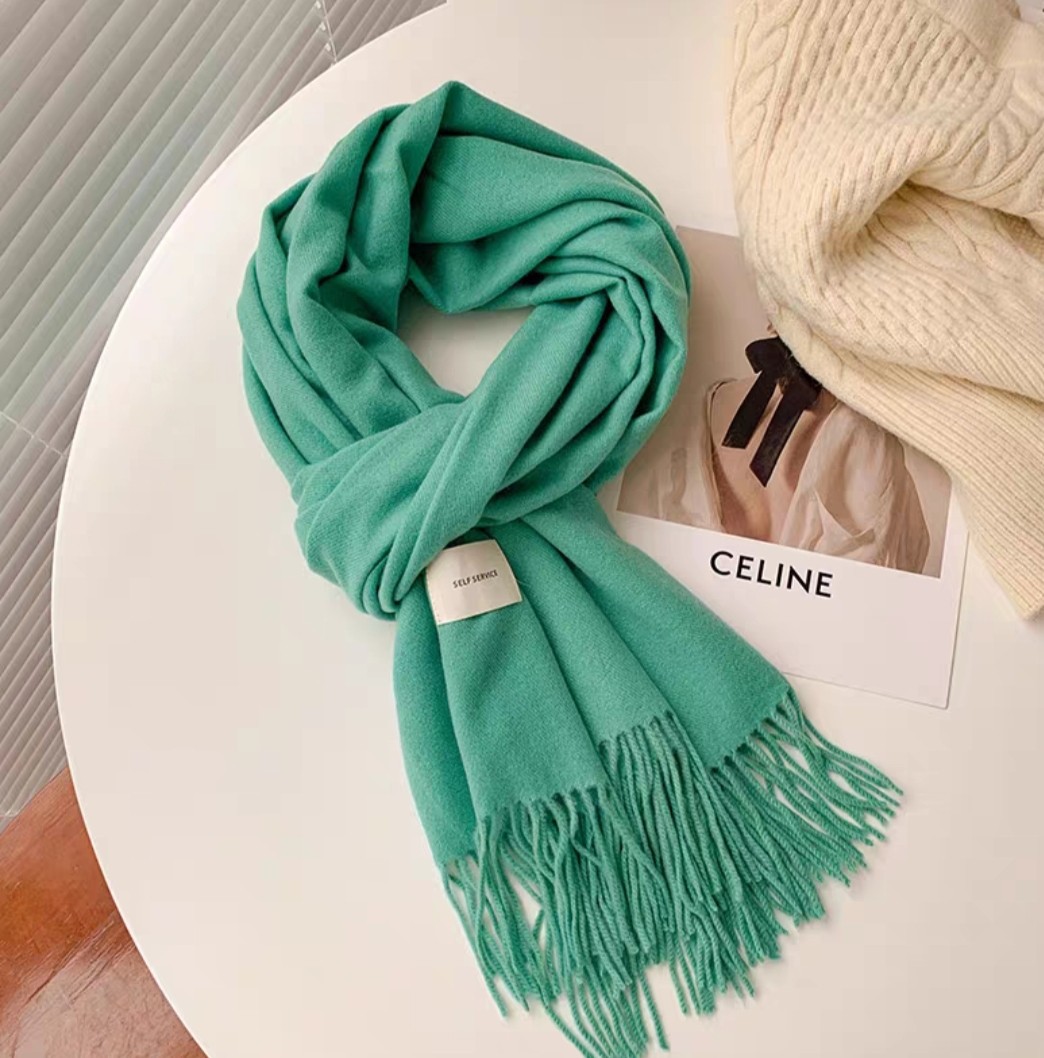Universal keep warm scarf