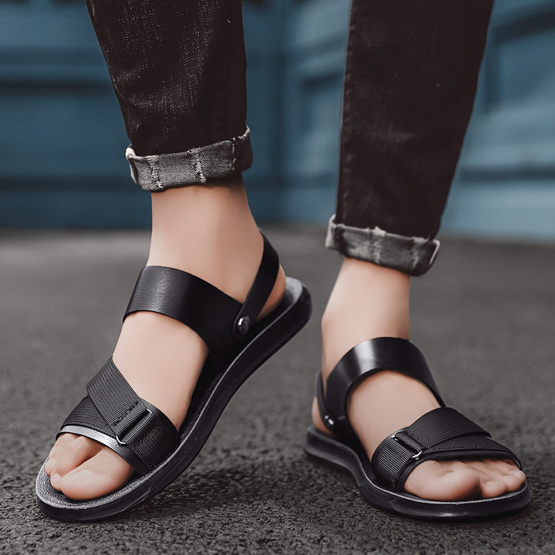 Dép sandal nam quai ngang hở ngón da PU chống trơn trượt, đế mềm thoáng khí đi biển mùa hè — Đen toàn bộ, Đen trắng