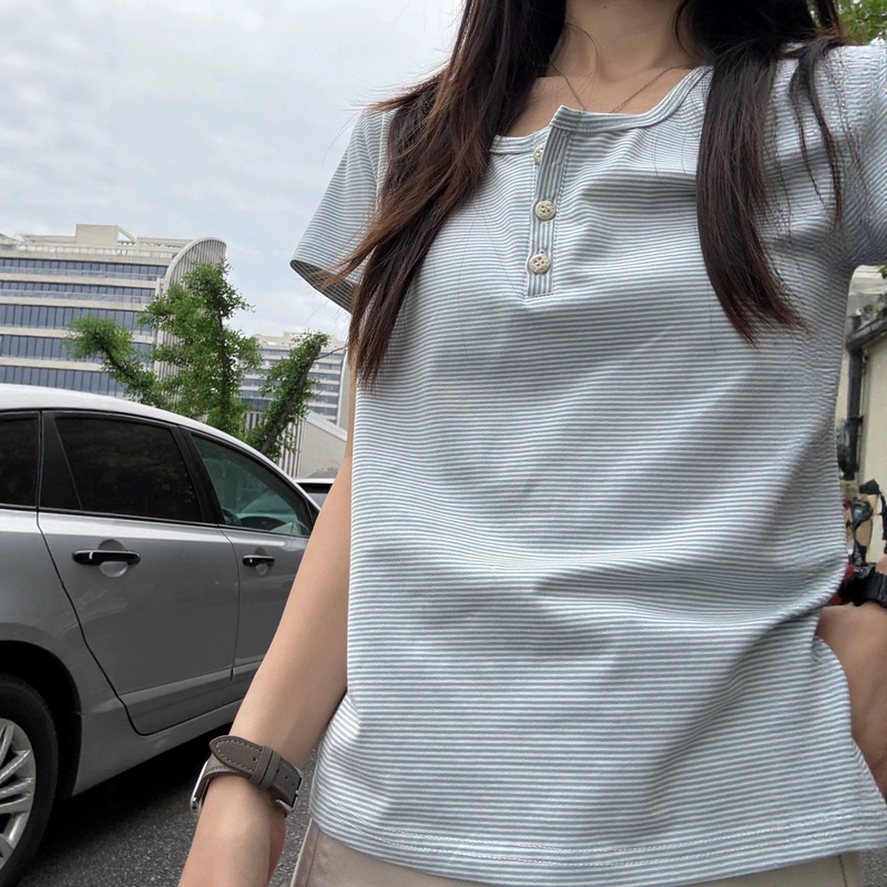 Korean-Style Blue Striped Henley Collar Short-Sleeve T-Shirt for Women, Summer 2026, Slim-Fit, Slimming Design Top Korean-Style Blue Striped Henley Collar Short-Sleeve T-Shirt for Women, Summer 2026, Slim-Fit, Slimming Design Top