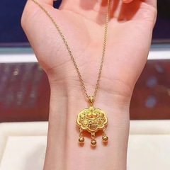 新しい中国式の福の字の平安の鎖のネックレスの女性の国風のネットの赤いネットの復古の鈴の長命の鎖の鎖のチェーンのアクセサリの卸売り