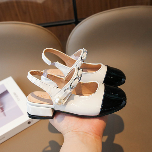 Korean children's sandals 2024 new spring and autumn season cap toe color-blocked soft sole comfortable little girl pearl princess shoes trendy