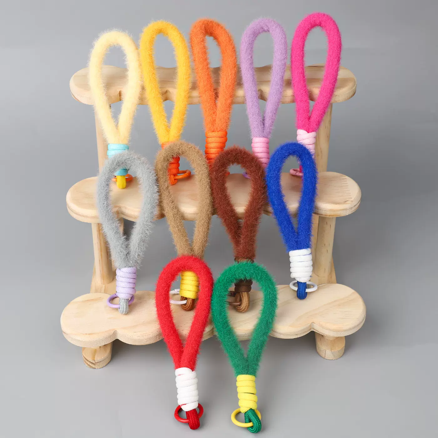 新款彩色毛绒手机短绳公仔玩偶挂件钥匙扣包包手机壳挂饰品配件厂