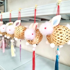 2025中秋节玉兔发光灯笼卡通diy兔子地推夜市摆摊手提仿竹编灯笼