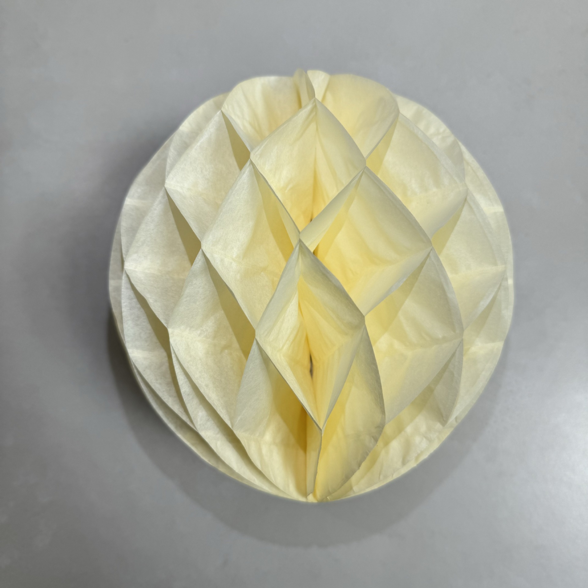 Yisheng Bola de panal Columna Decoración de la sala de bodas Conjunto de decoración de la ceremonia de boda Casa nueva para hombres y mujeres Dormitorio Sala de estar Pared de fondo