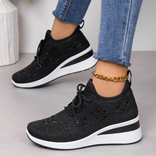 �羳ˮ�ϵ��Ů���eЬ��a�\��Ь�r���L���QŮЬ�ճ�ͨ������ЬŮ