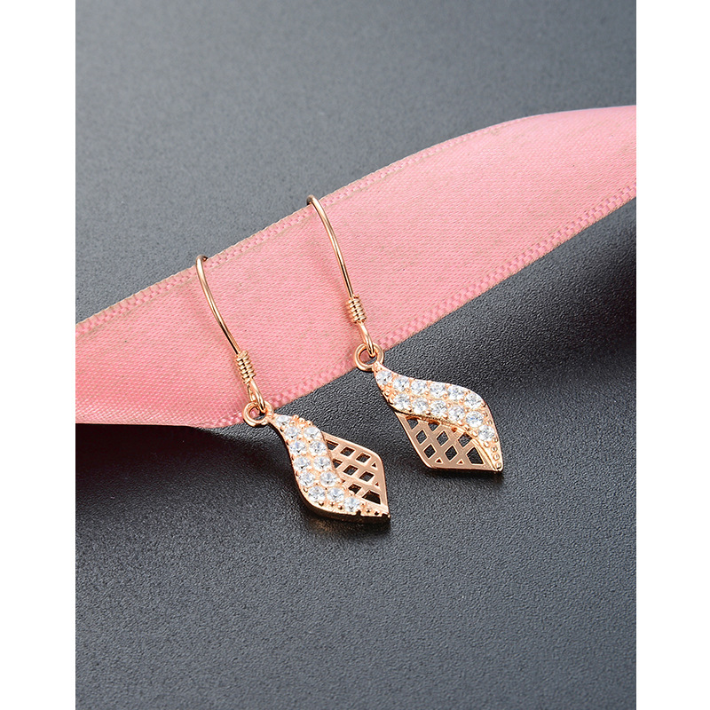 Pendientes incrustados en diamantes en forma de diamante para mujer 925 nicho de plata esterlina de alto grado 2024 nuevos pendientes largos y elegantes con gancho para la oreja