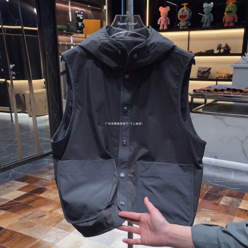 Spring New Style Old Money Style Light Luxury Hooded Vest Jacket for Men, High-End Fashion Sports Casual Vest Jacket
