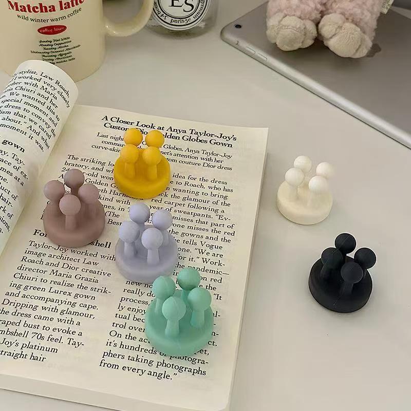 Cross-Border No-Nail Silicone Traceless Four-Prong Hook Wall Adhesive Hook for Bathroom Toothbrush, Toothpaste, Razor Cross-Border No-Nail Silicone Traceless Four-Prong Hook Wall Adhesive Hook for Bathroom Toothbrush, Toothpaste, Razor