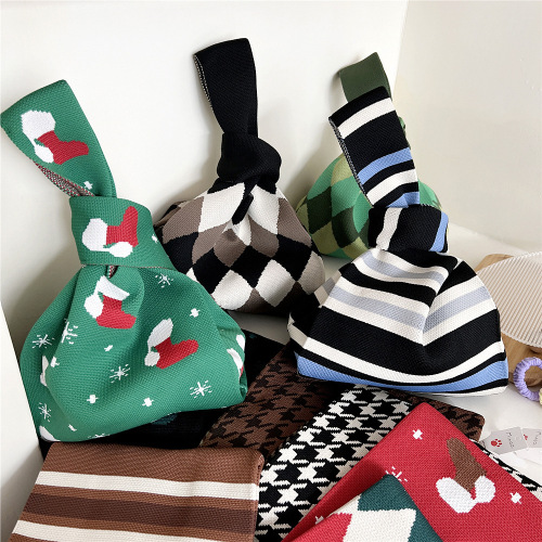 Large color-blocked knitted handbag for women in autumn, winter and summer shoulder woven fashion versatile personalized casual decorative trendy bag