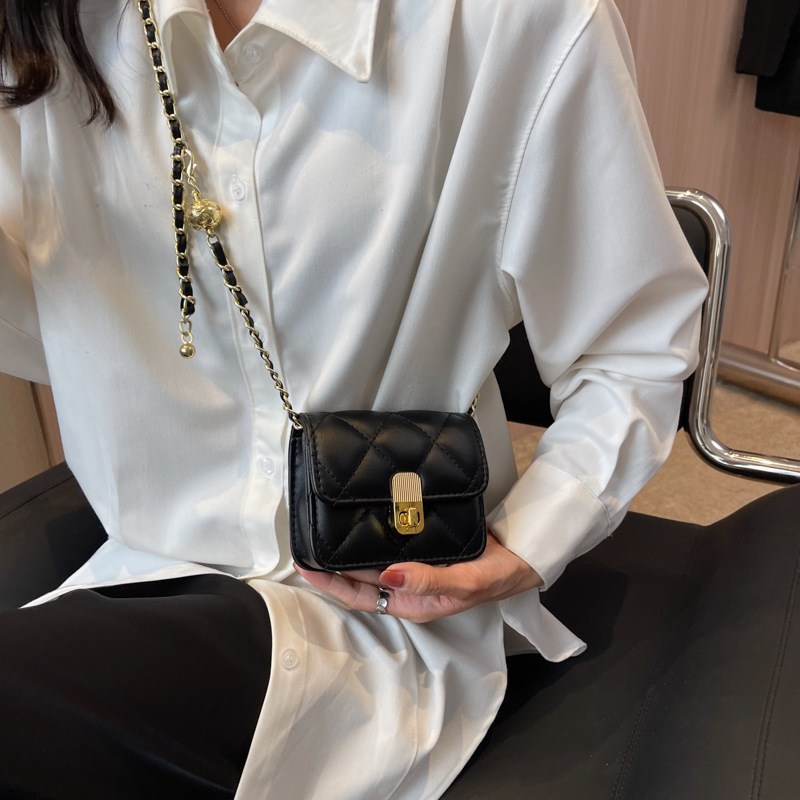 Sentido diario mini bolso para mujeres 2026 primavera y verano nuevo bolso cuadrado de cadena de diamante de moda versátil mochila de hombro