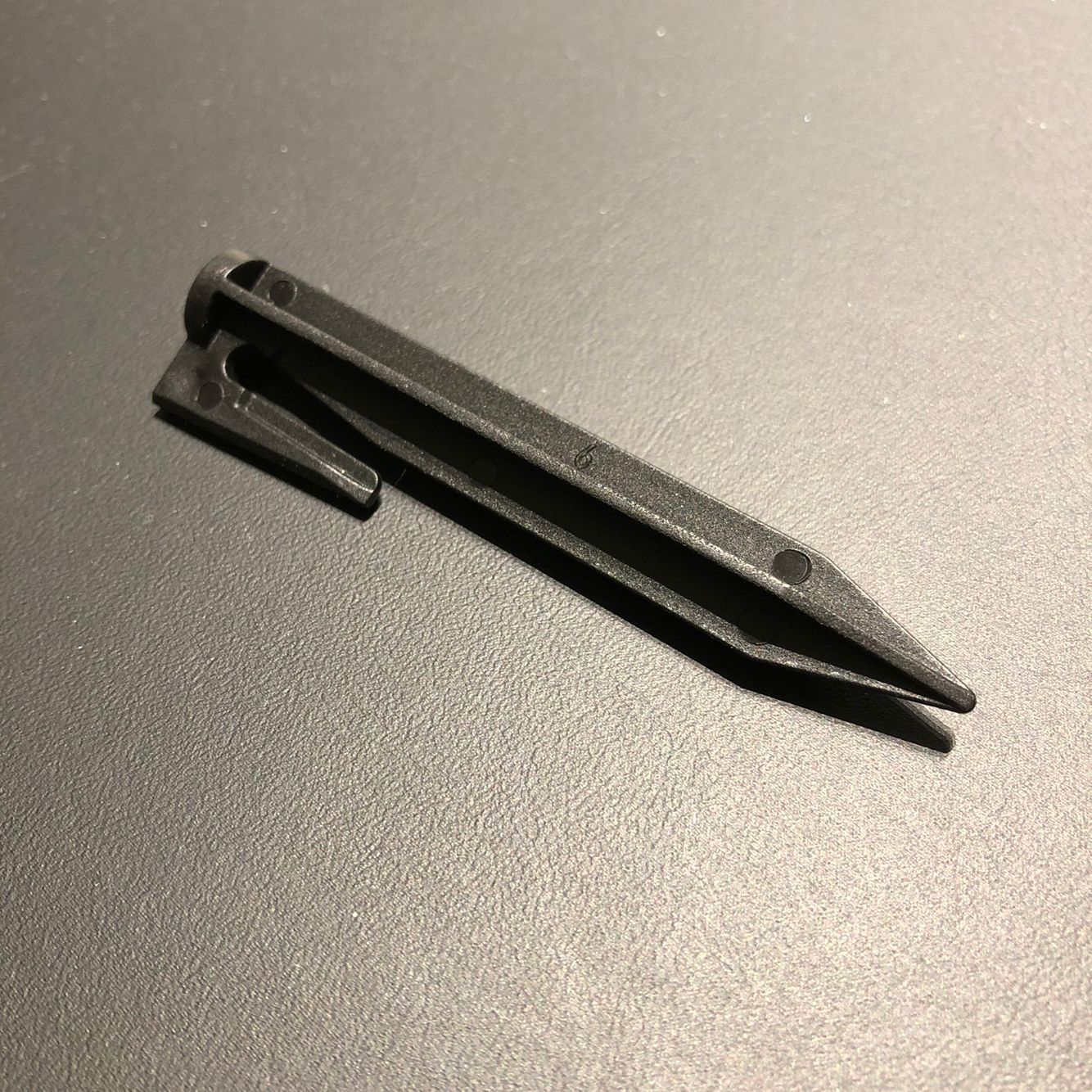 塑料地钉割草机园林边界线地钉户外草坪防草布地钉可配314接线端