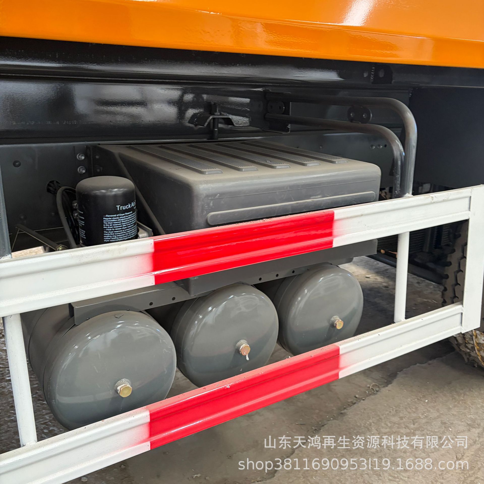 Chinese factory directly sells HOWO TX8x4 dump truck trailers to Africa, offering cross-border sales