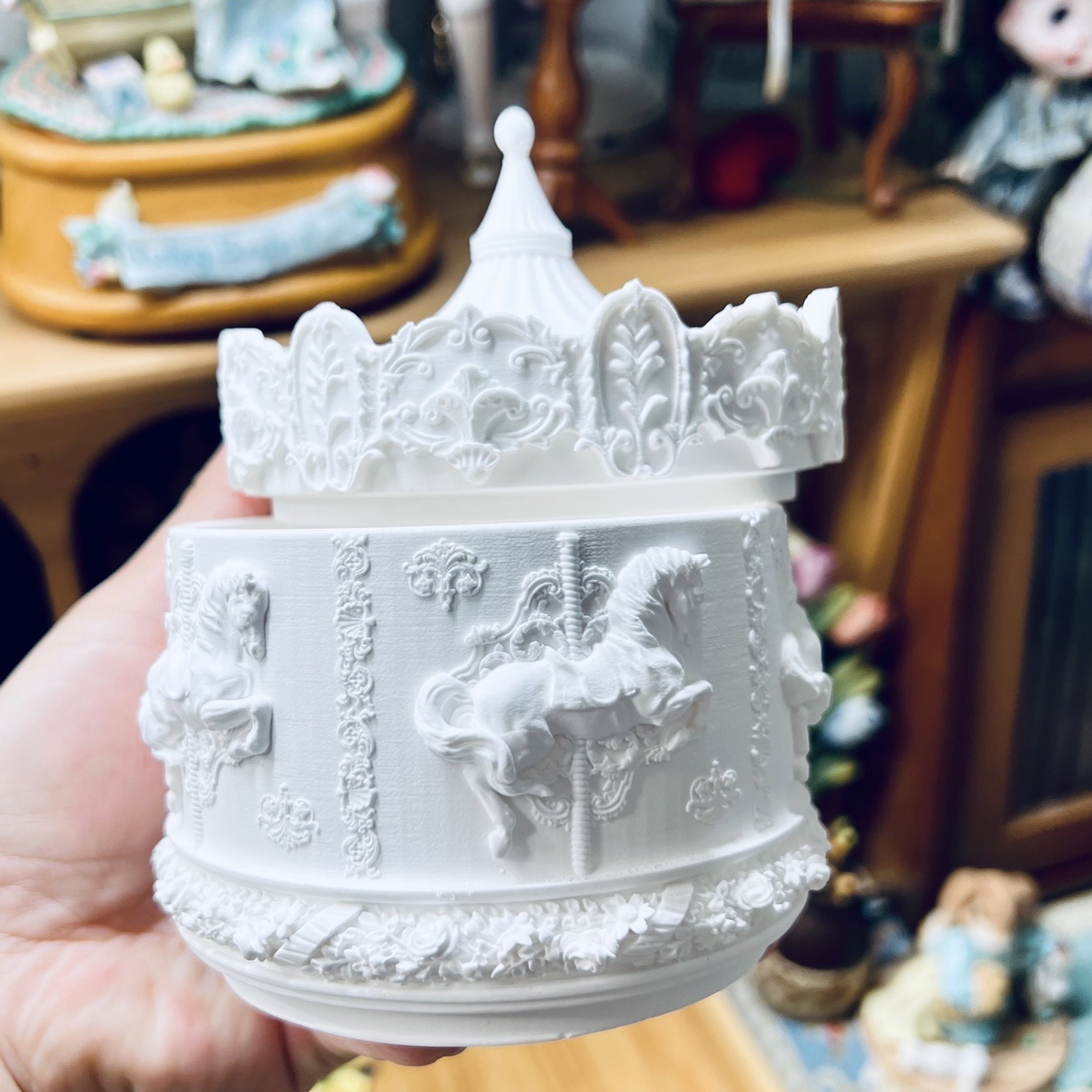 회전목마 저장 탱크 흰색 배아