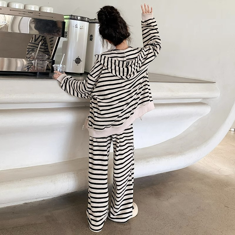 Traje de niñas ropa de otoño 2023 nueva moda para niños estilo occidental camisa de cremallera a rayas traje de dos piezas de moda casual para niños grandes