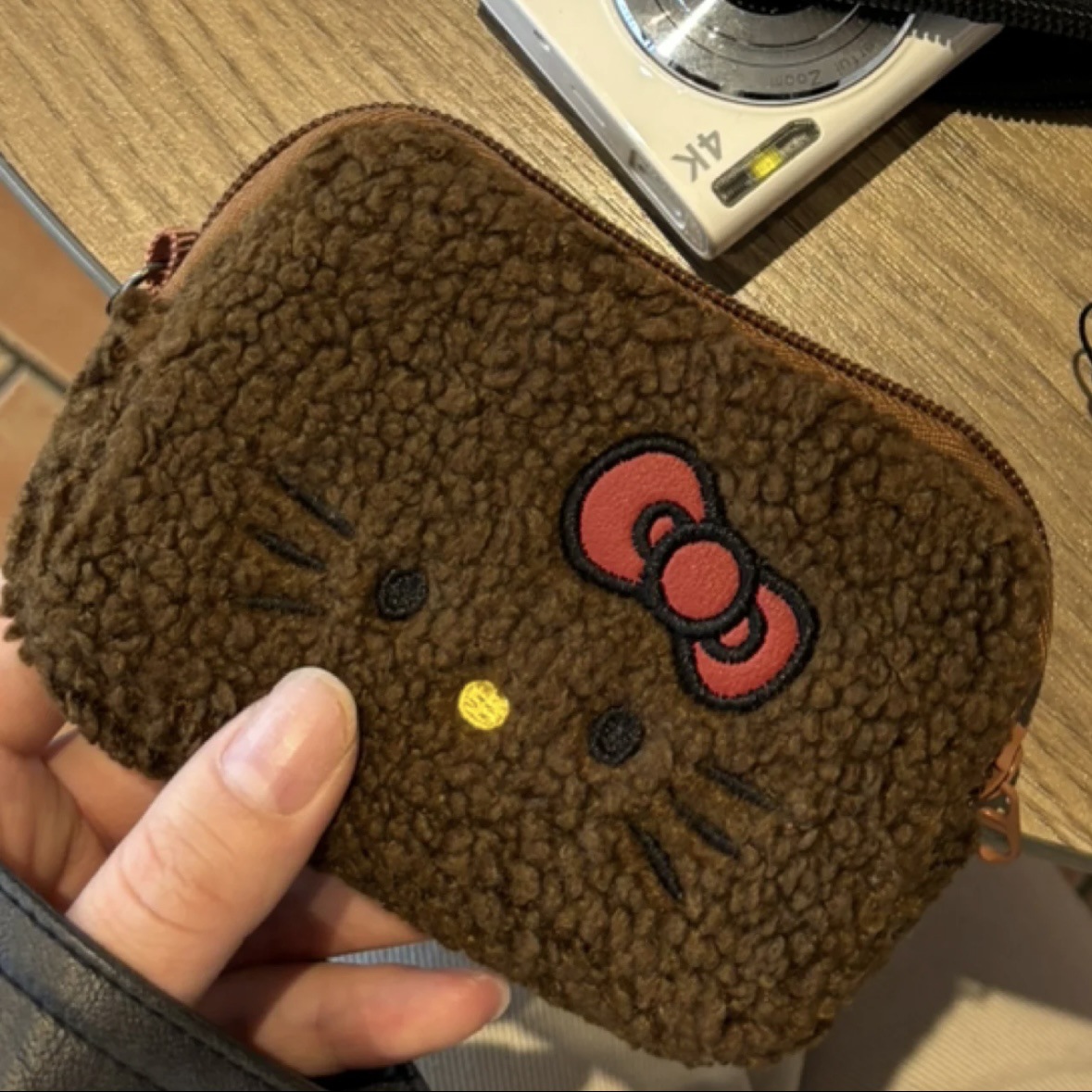 브라운 양털 키티 수납 파우치