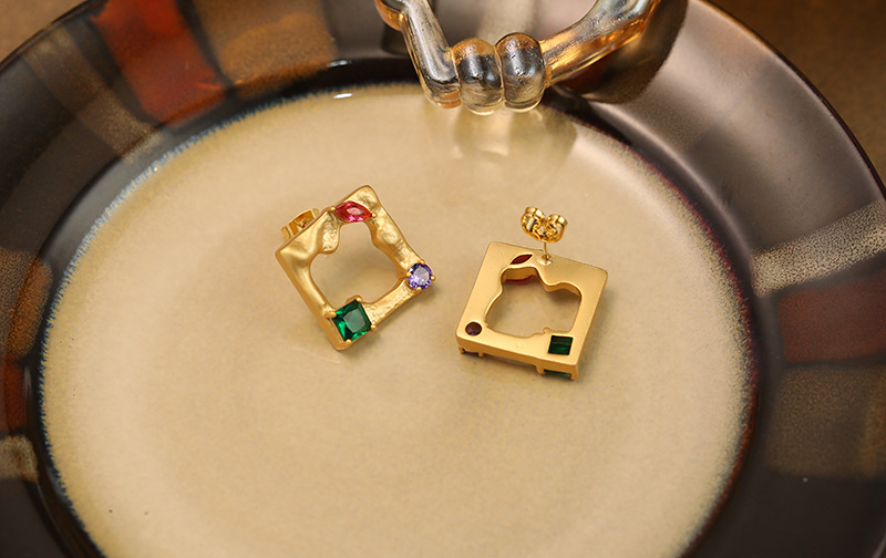 Retro Geometric Copper Plating Zircon Ear Studs 1 Pair