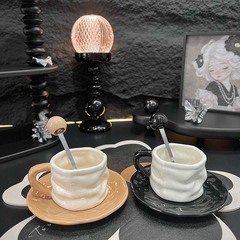軽くて豪華な北欧風のしわのコーヒーの杯の皿はスプーンの設計感があります。