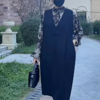 패셔너블하고 다재다능한 조끼 스커트 2024 봄 새로운 스타일로 나이를 줄이고, 날씬해 보이고, 서양식, 뱃살을 커버하고, 돈을 절약하고, 조끼 스커트 트렌드