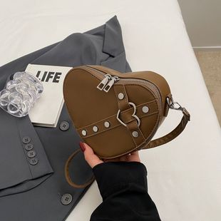 ���ļ��ٴ��С��б�����Ů2026�¿�tɫ���İ��μ���֙C��