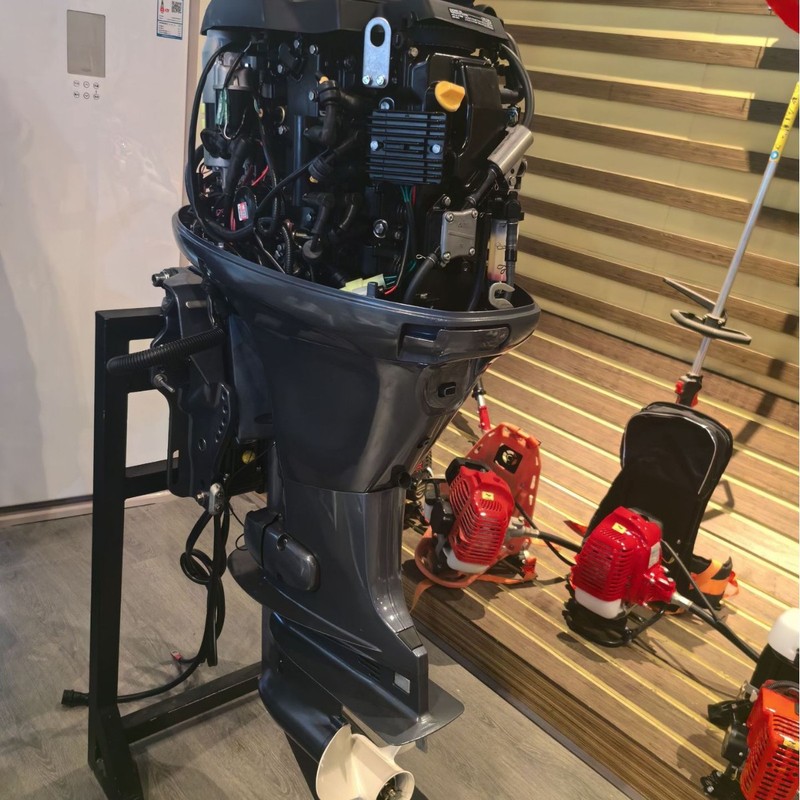 ヤマハ フロント操作 2 ストロークおよび 4 ストローク 60 馬力船外機 YAMAHAS F60 船舶用モーター|undefined