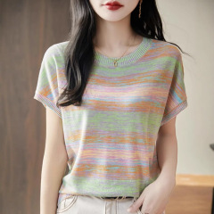 2025春夏新作ロマンチック衝突色ストライプニット半袖tシャツ女性デザイン感がゆったりしています。