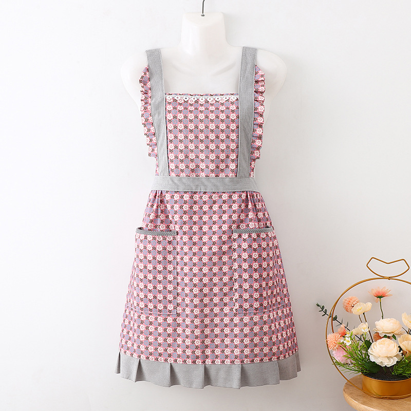 Fashion Korean-Style Princess Dress with Double Pockets, Stain-Resistant Women's Apron for Kitchen Cooking, Lace-Trimmed Cleaning Apron