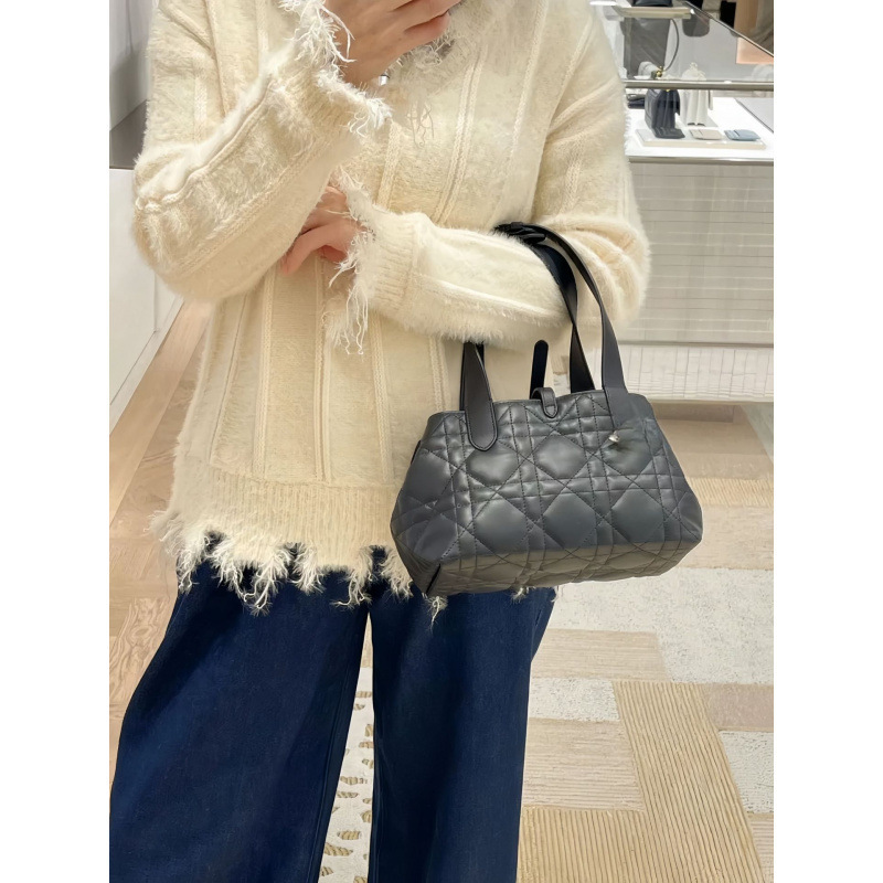 高品質 D's Toujours ハンドキャリートートバッグ カーフスキン 縦型 Toujours 通勤バッグ|undefined