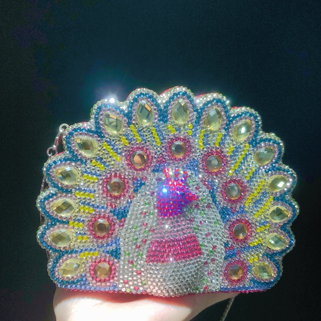 BL047 Peacock Open-Screen Diamond Banquet Bag