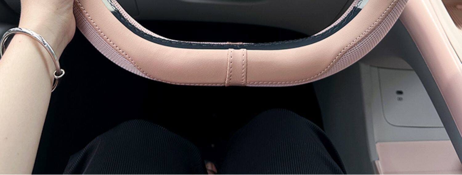 Suitable for 26 Geely Xingyue Models, Steering Wheel Cover Made of Ice Silk Leather with Anti-Slip and Wear-Resistant Features, Suitable for All Seasons, Interior Accessories