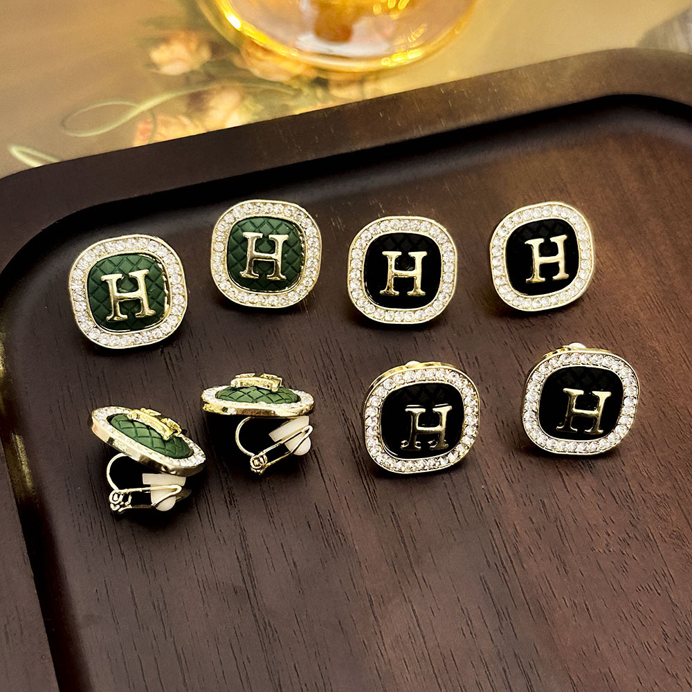 Pendientes de letras H geométricas con incrustaciones de diamantes de fragancia pequeña, pendientes de alta calidad indoloros sin agujeros para las orejas, pendientes de temperamento de moda de lujo ligero
