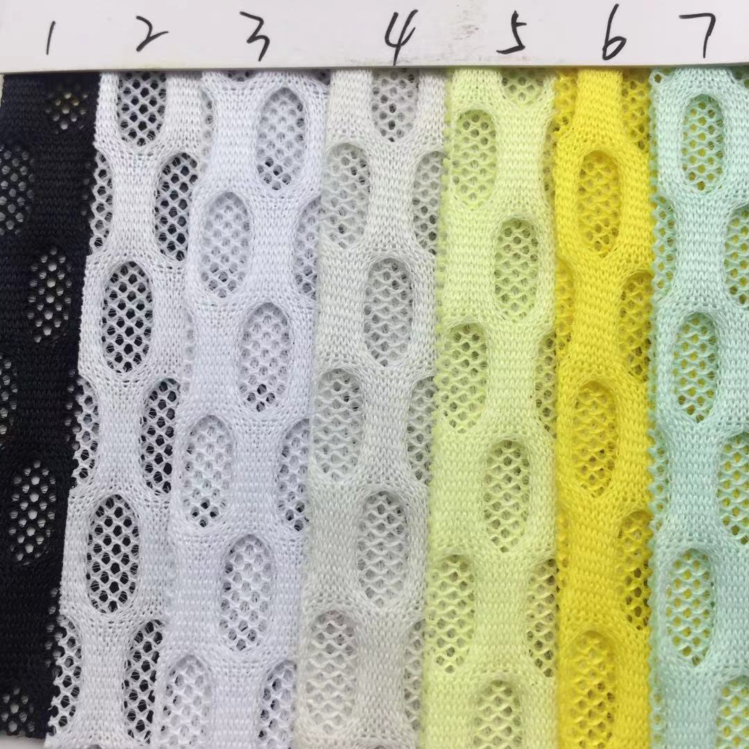 厂家直销三明治网布大孔蛋形低弹三层网鞋服玩具箱包面料现货
