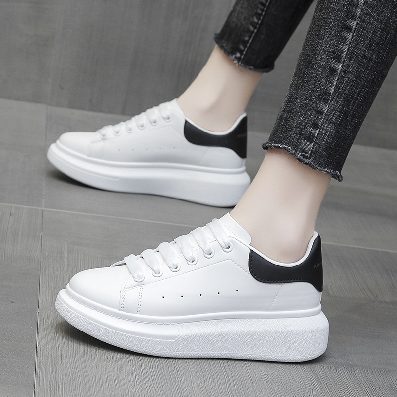 Classic Men's and Women's White Shoes 2024 Explosive All-match Platform Platform Height Increasing Lovers Shoes Casual McQueen Breathable Sneakers