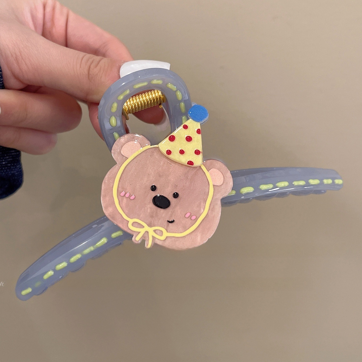Graffiti cartoon single-sided bear