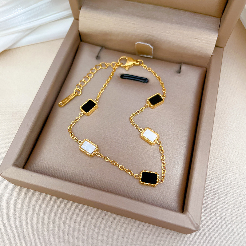 Black And White Square Bracelet For Women Retro Style Gift_voghion.com