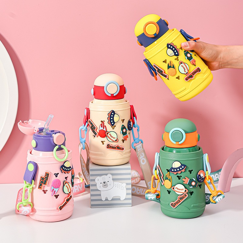 Cosmonauta taza de aislamiento para niños taza de tres cubiertas de acero inoxidable 316 de alto valor de la cara de la taza de paja para estudiantes