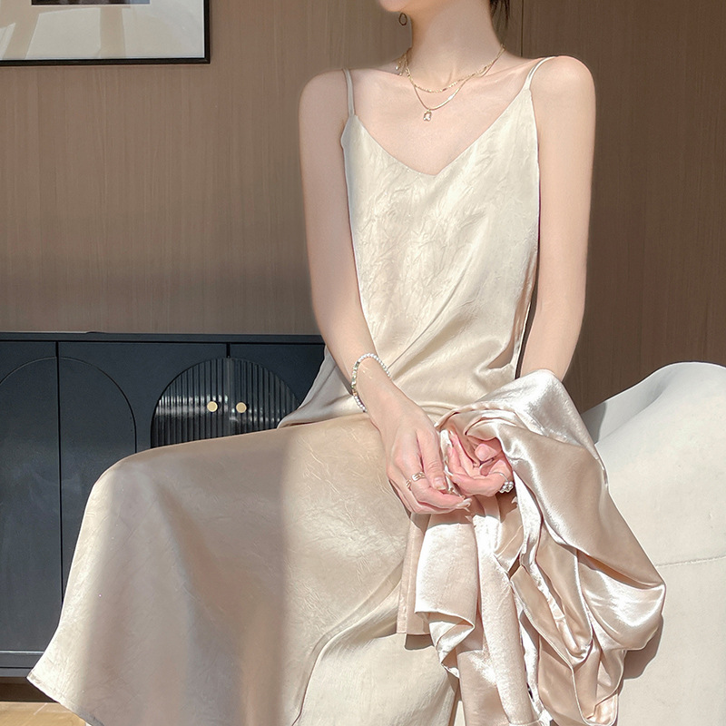 Acetic Acid Satin V-neck Hand-held Flower Slip Skirt Women's 2025 New Summer Loose Long Skirt Over-knee Sequins Trendy