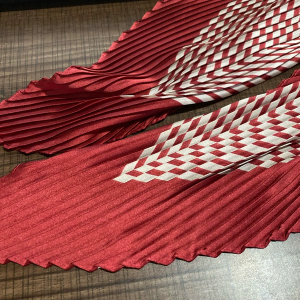 42 stripes burgundy