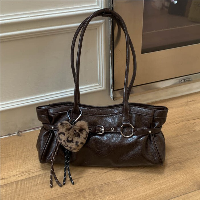 Fashionable and Unique Large-Capacity Tote Bag for Women, 2025 Winter New Trendy Belt Buckle Handbag and Shoulder Bag