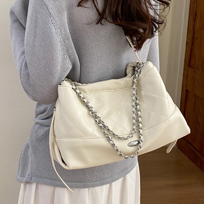Bolso de diamante para mujeres 2026 nueva primavera y verano sensación de lujo ligero bolso de hombro de nicho diario de gran capacidad bolso de cubo de transporte