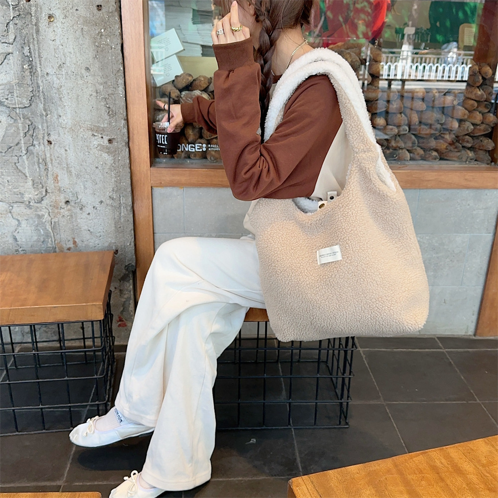 310233 Autumn/Winter Korean version dual-sided plush simple single-shoulder student large-capacity commuting vest bag undefined